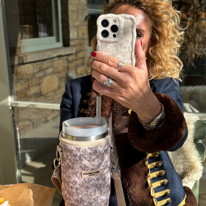 Wavy Phone Case - Nude Flowers