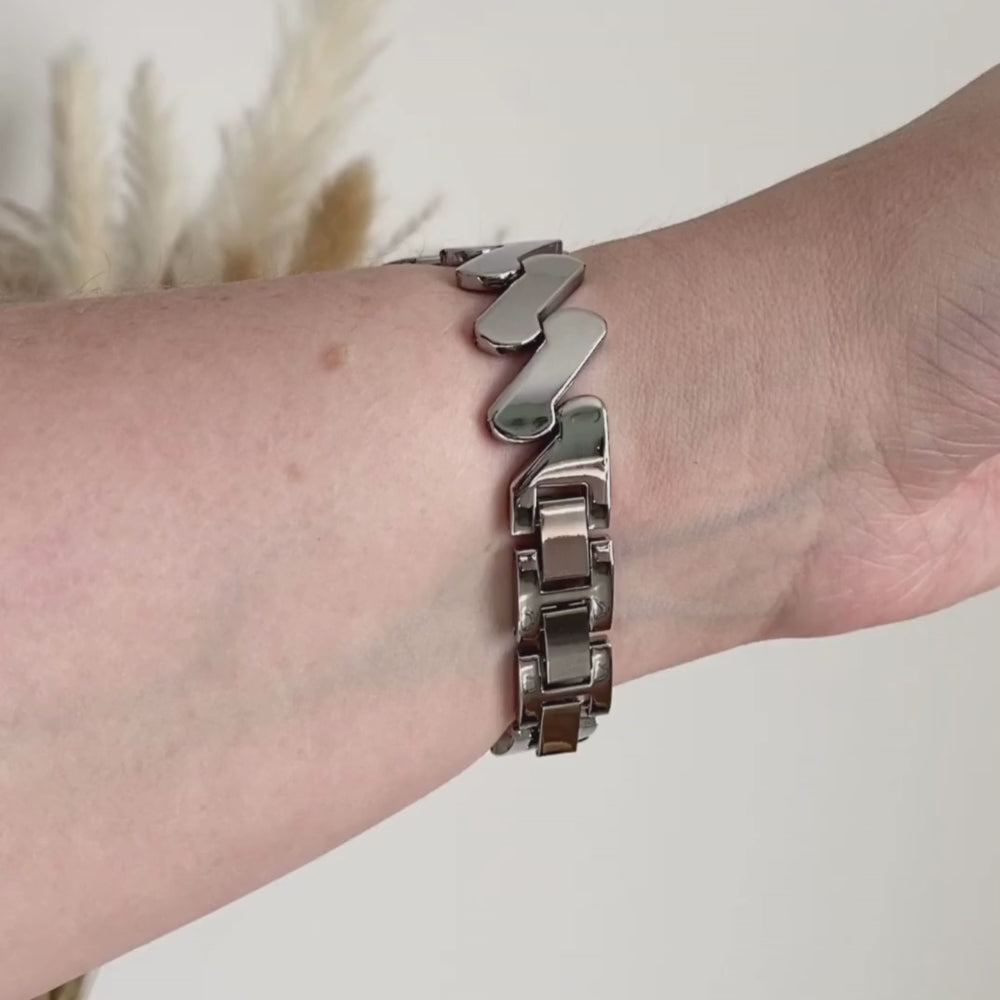 Get Wavy Apple Watch Strap - Silver